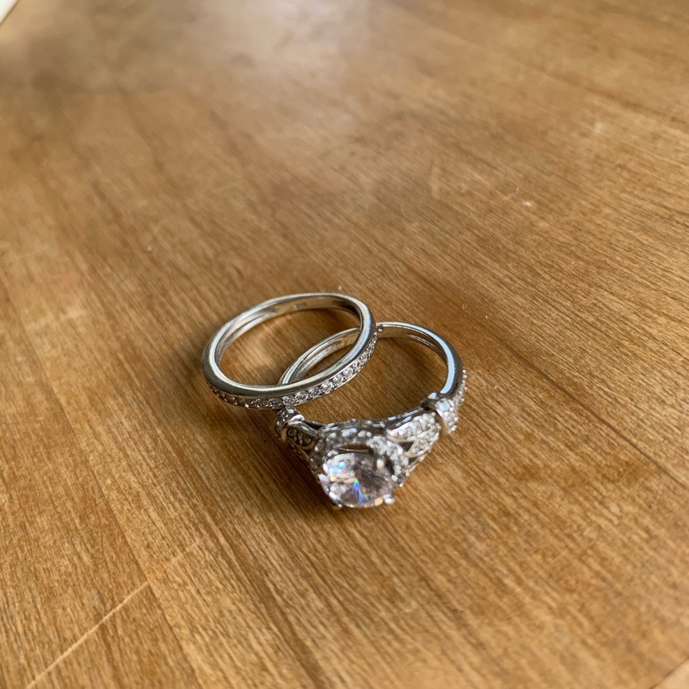 Newshe wedding ring set
